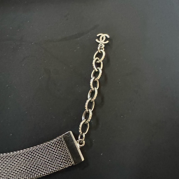 2013 Chanel choker gunmetal with Chanel logo - Picture 4 of 5